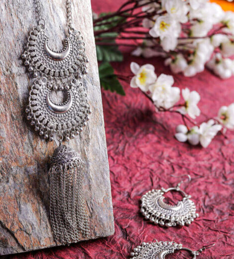 Silver Metal Afghani Jhumkha Necklace Chain With Earrings Set